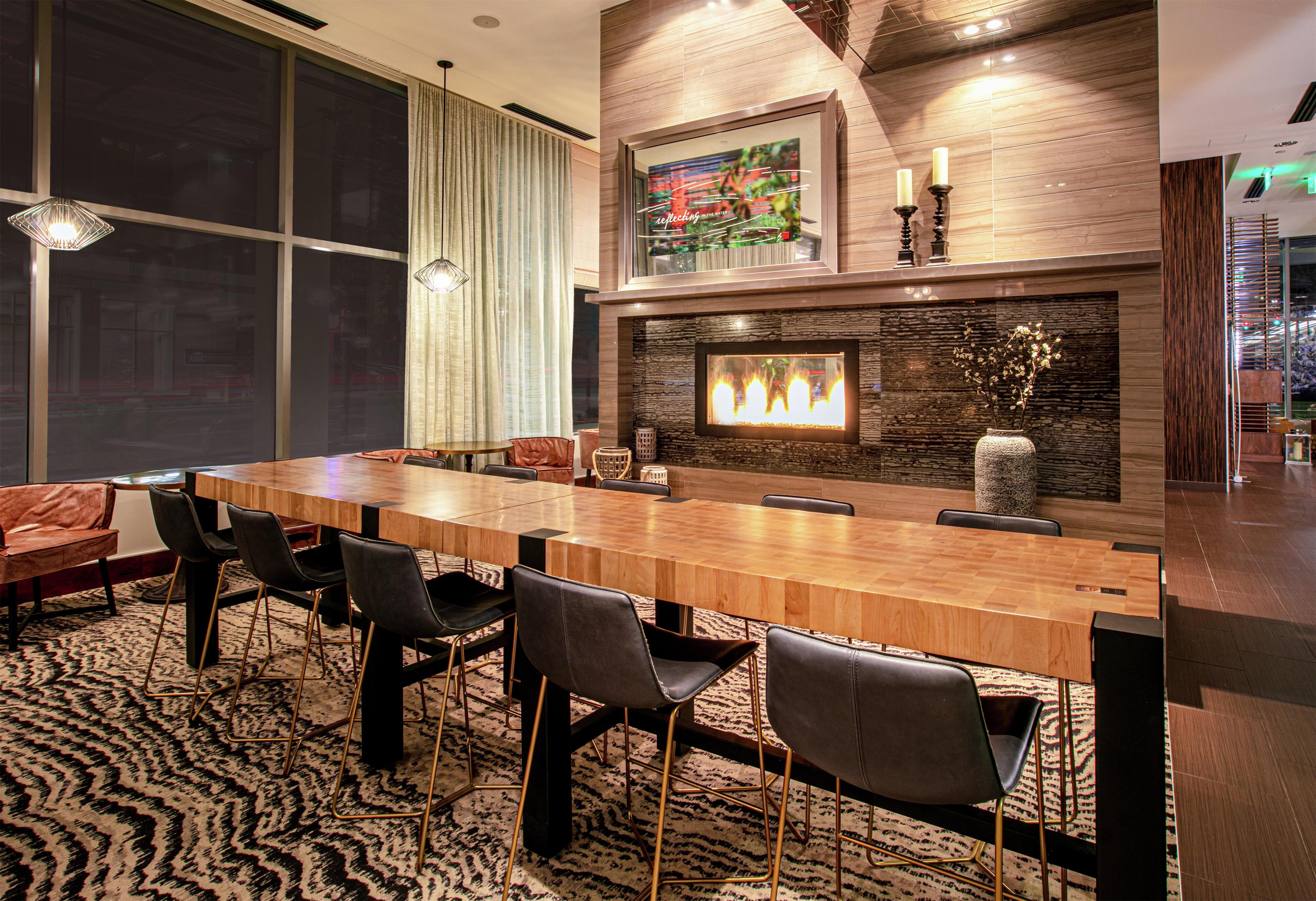 Lobby | Hilton Garden Inn Seattle Downtown