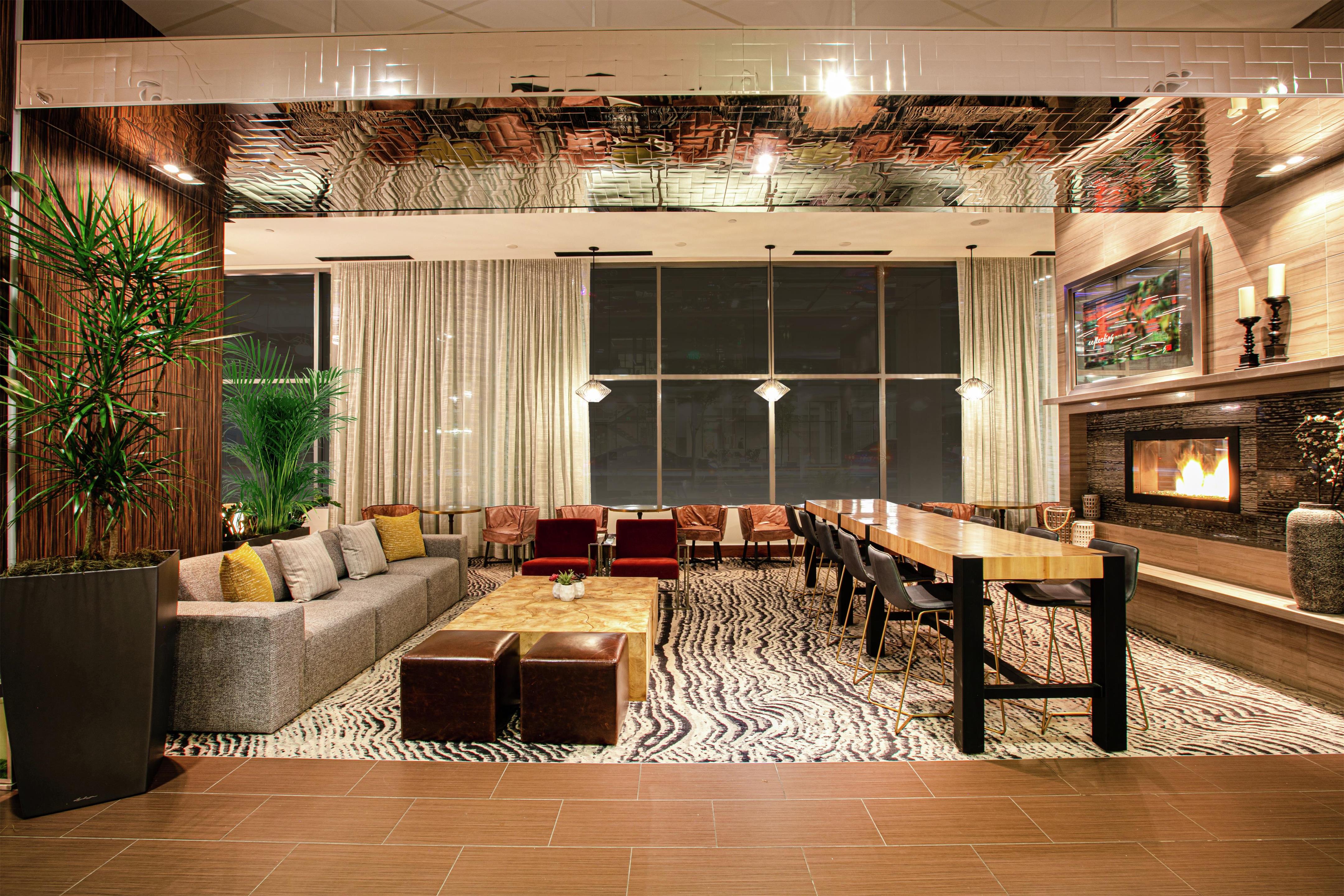 BarLounge | Hilton Garden Inn Seattle Downtown