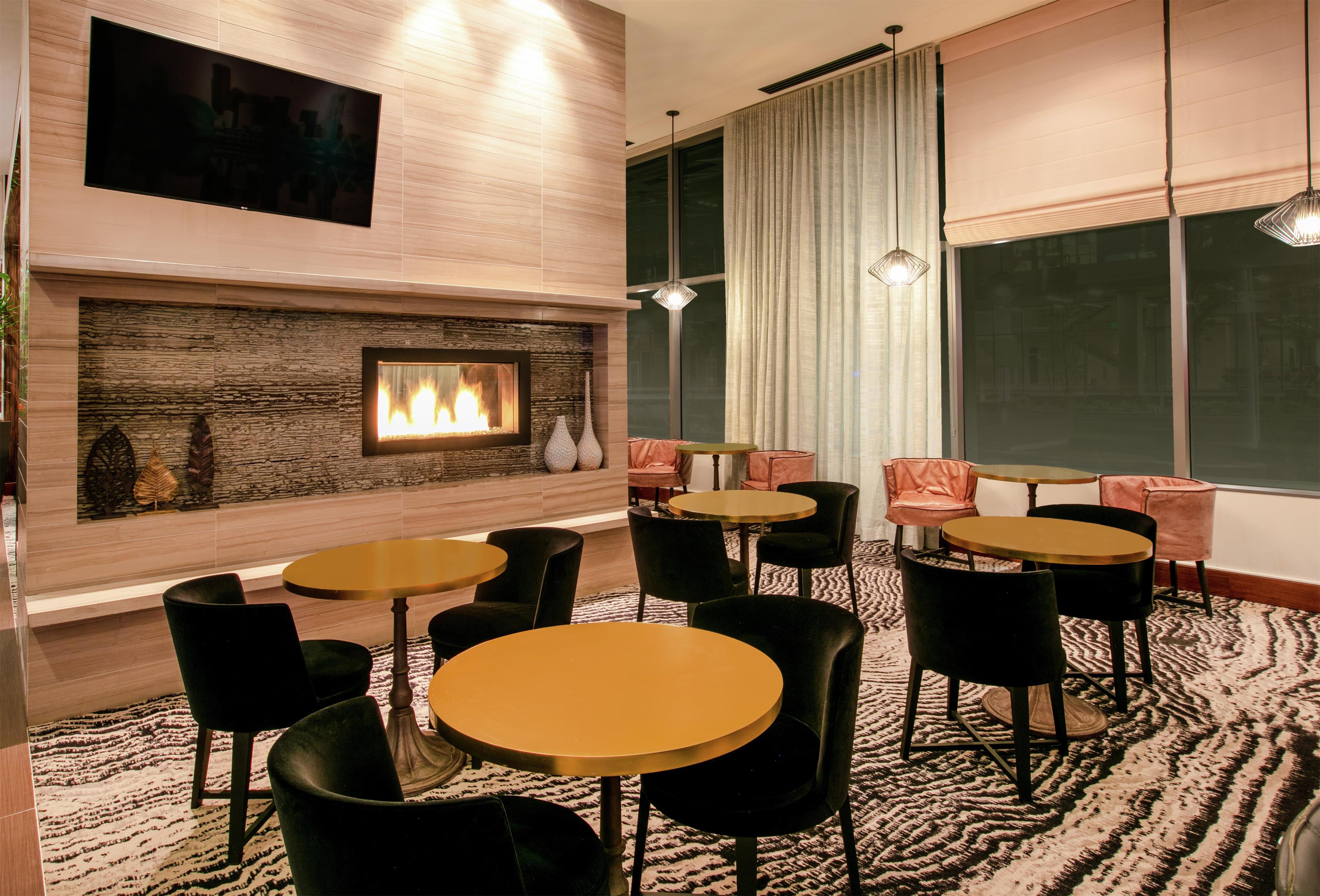 BarLounge | Hilton Garden Inn Seattle Downtown