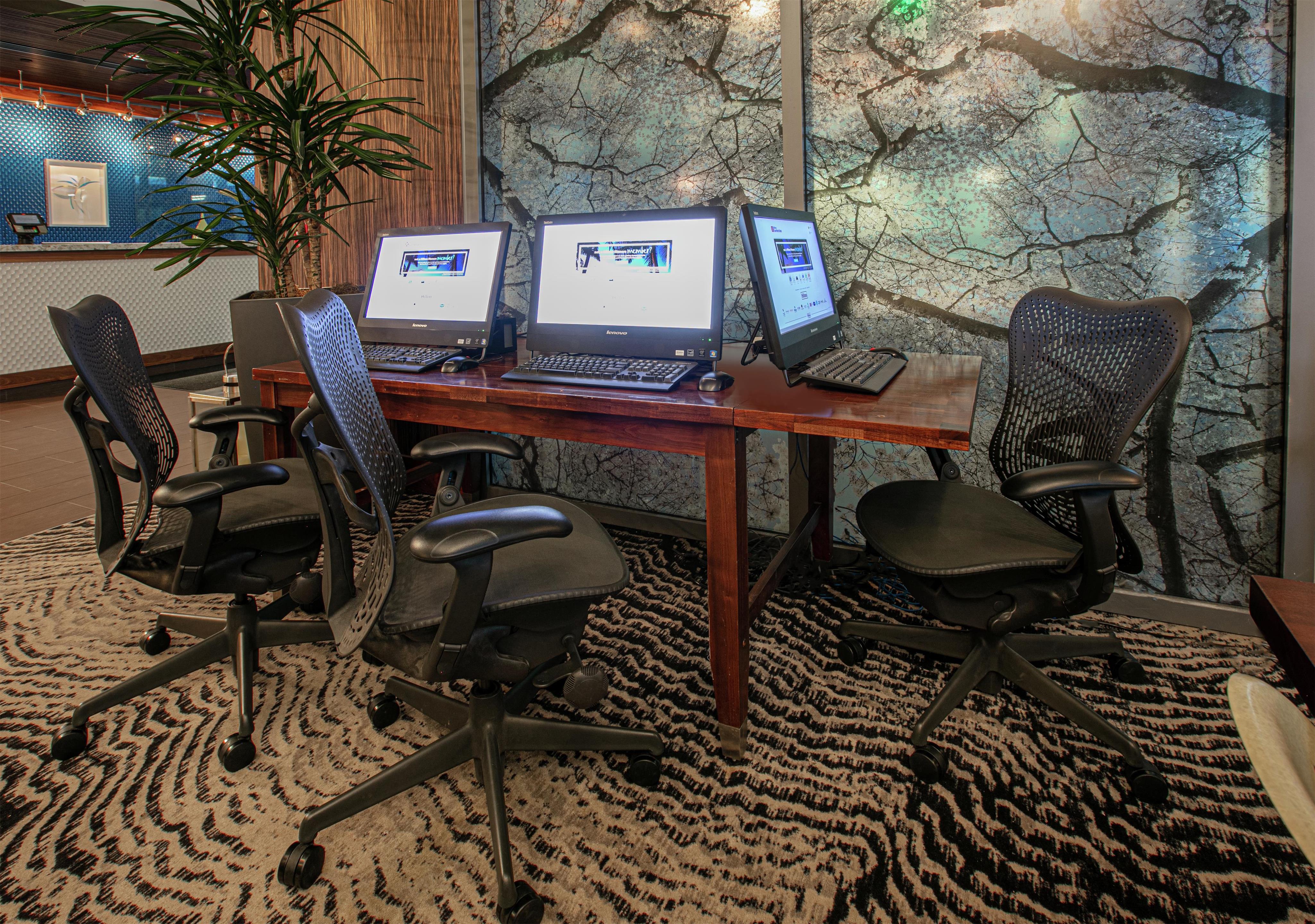Business Center | Hilton Garden Inn Seattle Downtown