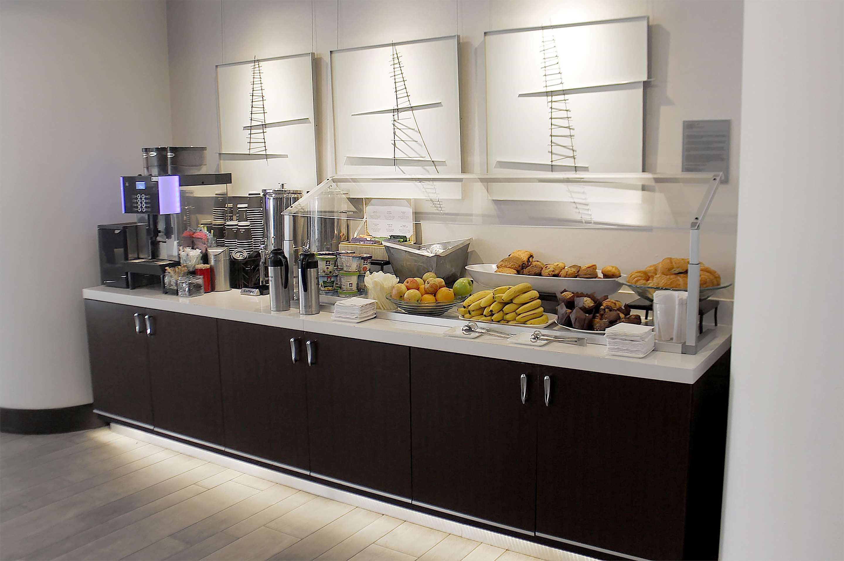 Breakfast Area | Parc 55 San Francisco - A Hilton Hotel