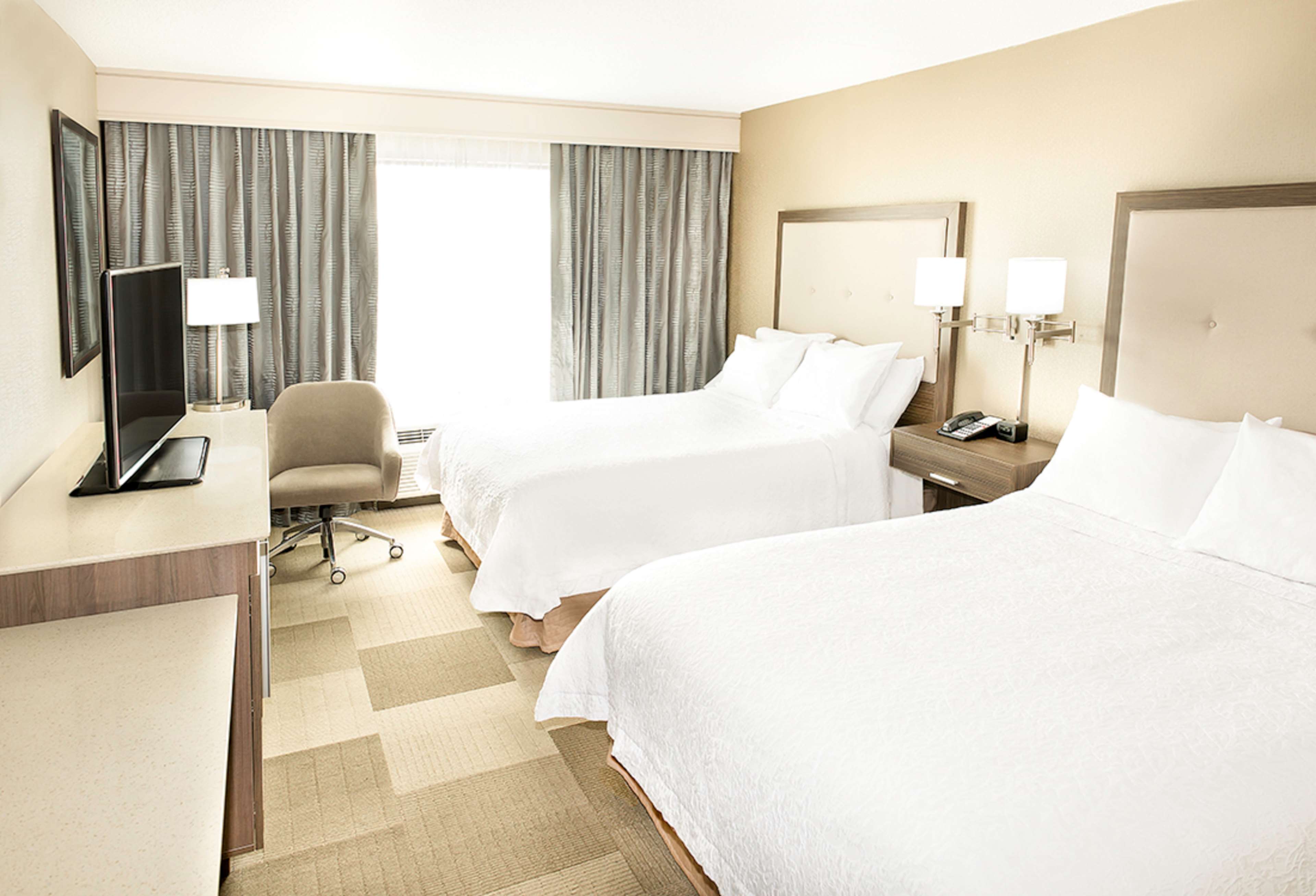 Hampton Inn & Suites by Hilton Bolton, ON, Canada Room Type - 2QN MOB HEARING ACC TUB NS