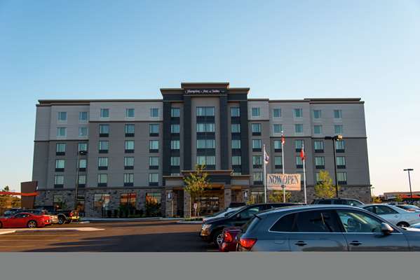Exterior view - Hampton Inn & Suites Bolton
