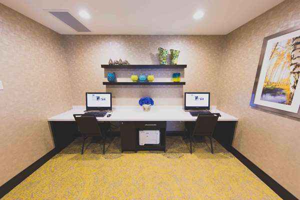 Conference Area - Hampton Inn & Suites Bolton