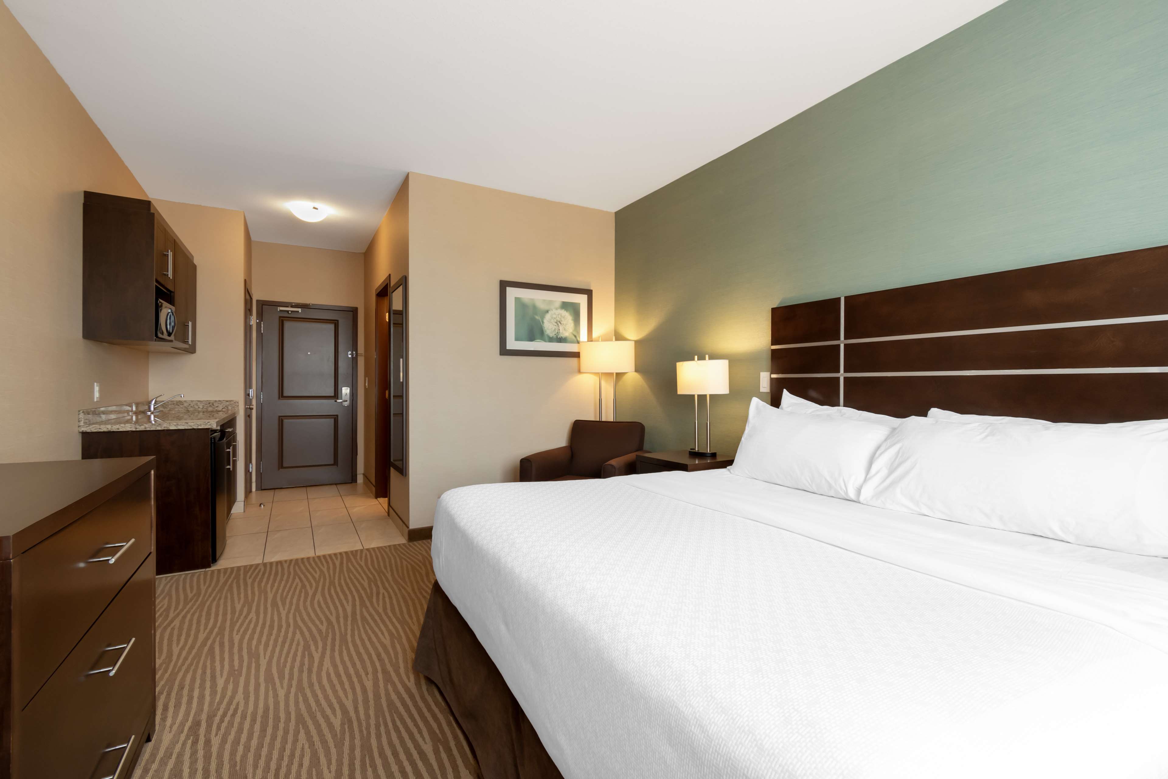 Best Western Plus Moosomin Hotel Room Type - 1 King Bed, Non-Smoking, Sofabed, Kitchenette, Microwave And Refrigerator, Wi-Fi, Full Breakfast Best Western Plus Moosomin Hotel Room Type - 1 King Bed, Non-Smoking, Sofabed, Kitchenette, Microwave And Refrigerator, Wi-Fi, Full Breakfast