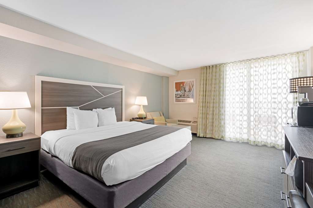 Best Western Plus Daytona Inn Seabreeze Oceanfront-guestroom-Guest Room,On-Site.jpg