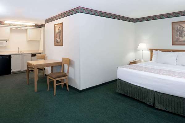 Suite - Baymont Inn & Suites Coeur d'Alene
