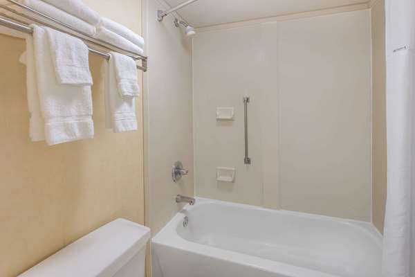  - Baymont Inn & Suites Griffin
