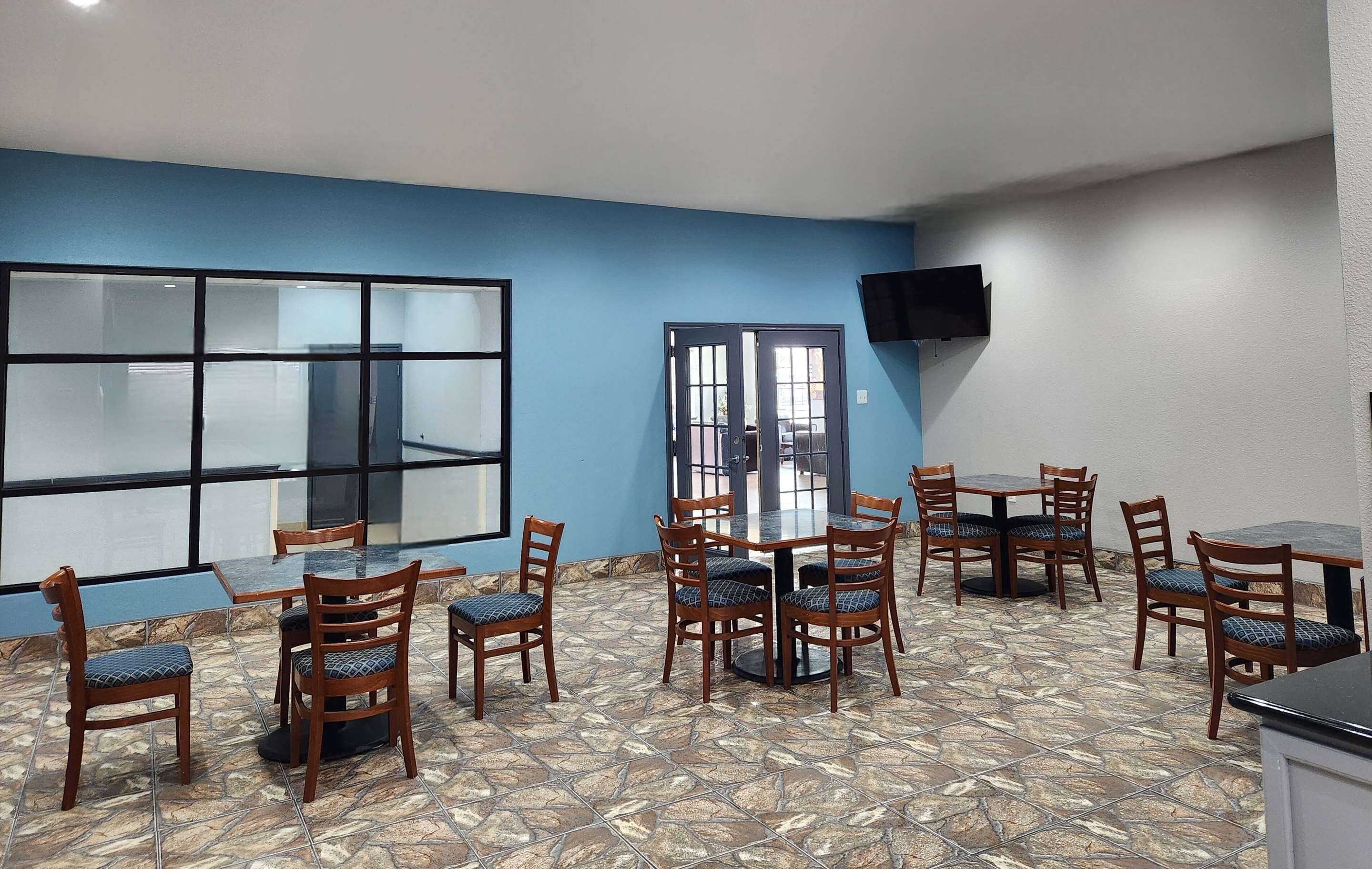 Breakfast Area | Days Inn by Wyndham Kemah