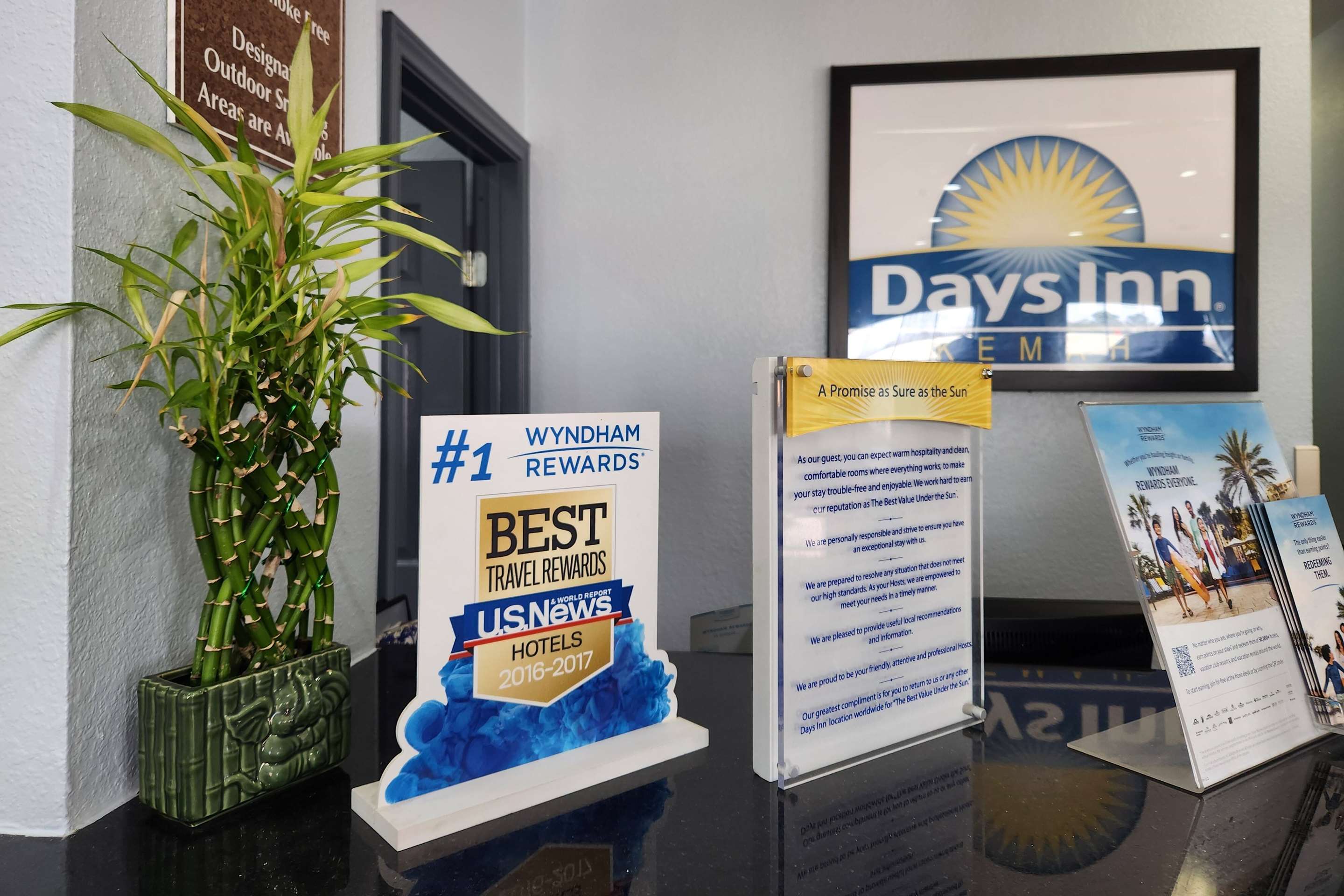 Lobby | Days Inn by Wyndham Kemah