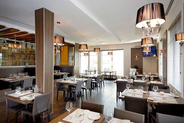 Restaurant - Imperia Hotel Suites Terrebonne