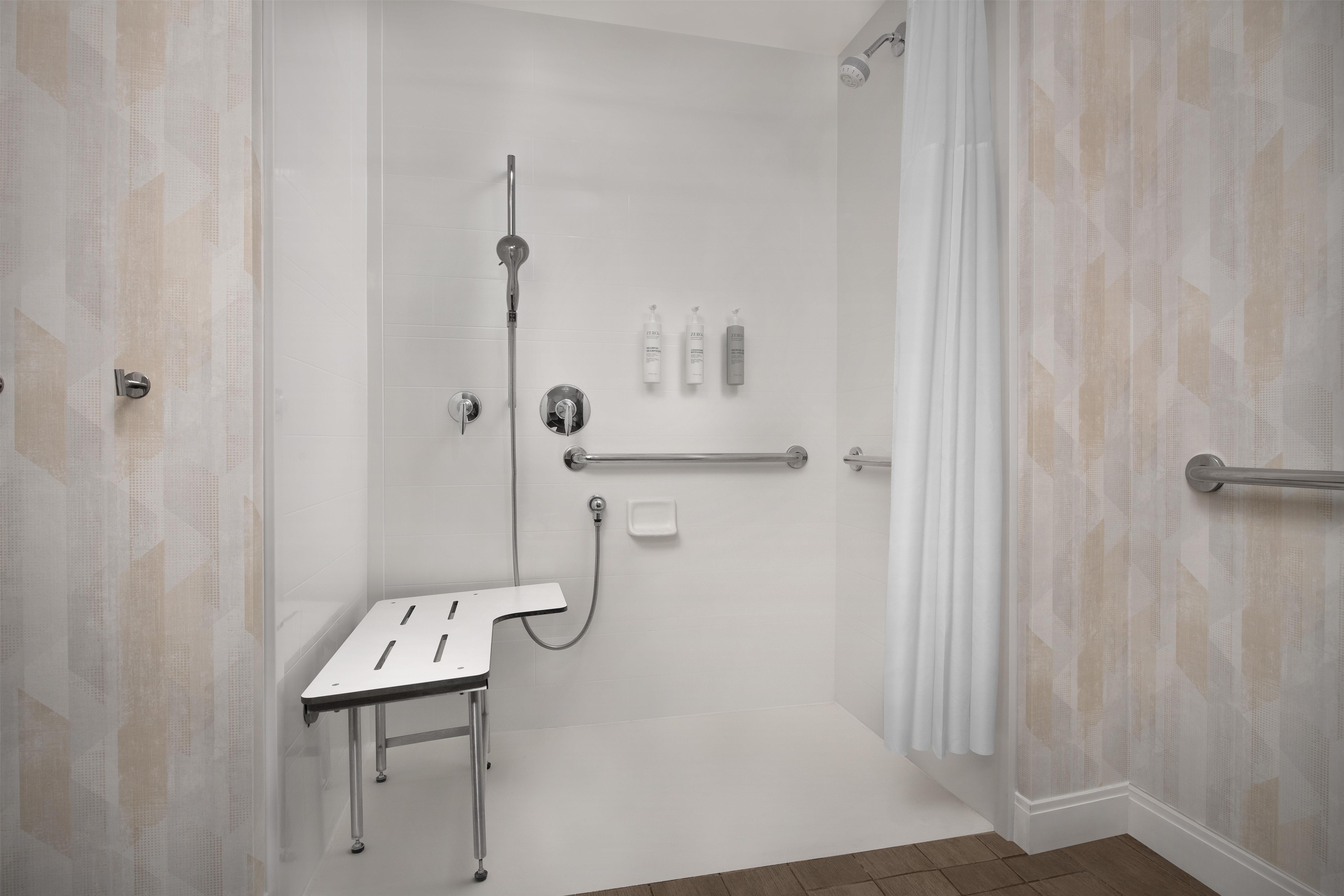 Hampton Inn & Suites Baltimore North/Timonium, MD Room Type - 1KG MOB HEA ACC RIS STU NS