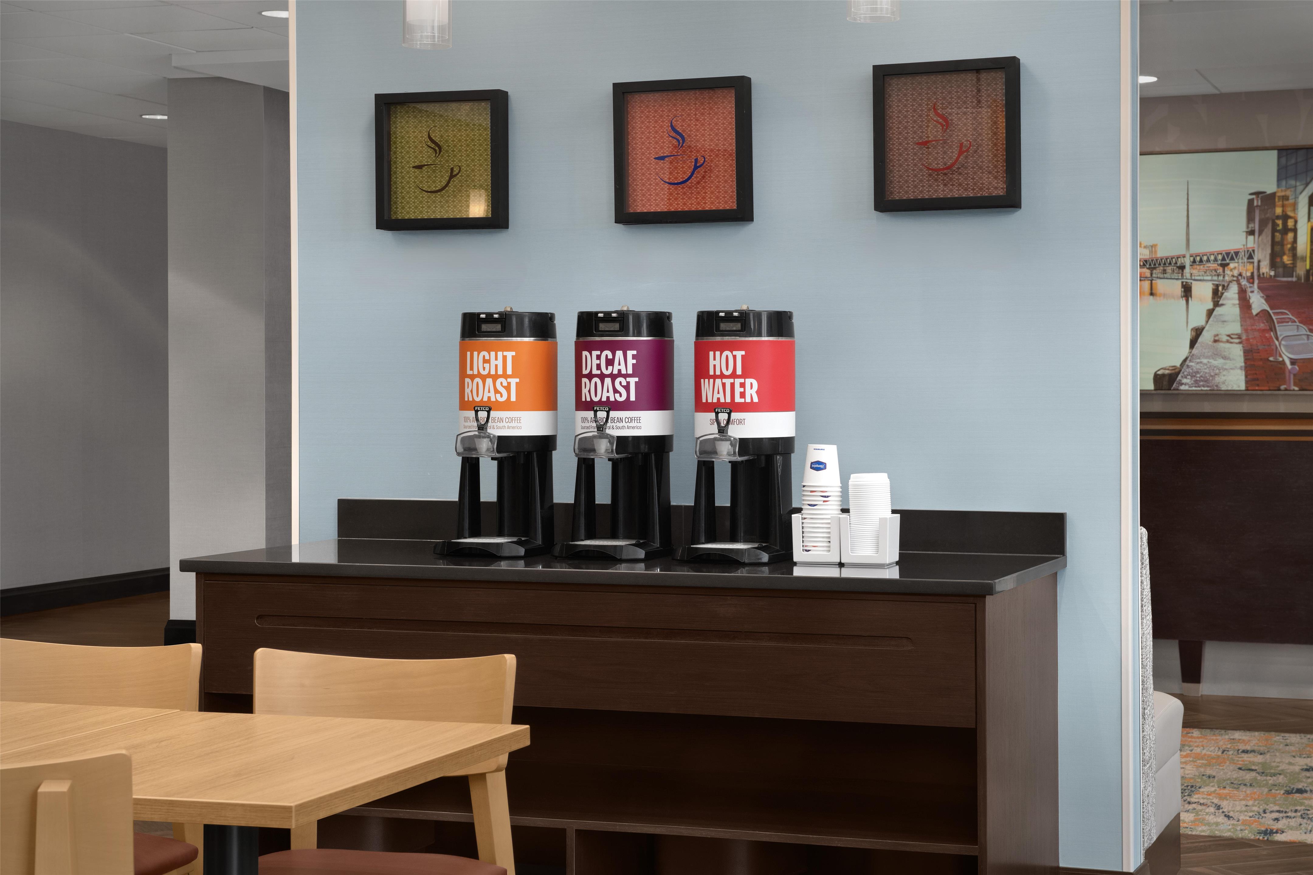 Restaurant | Hampton Inn & Suites Baltimore North/Timonium