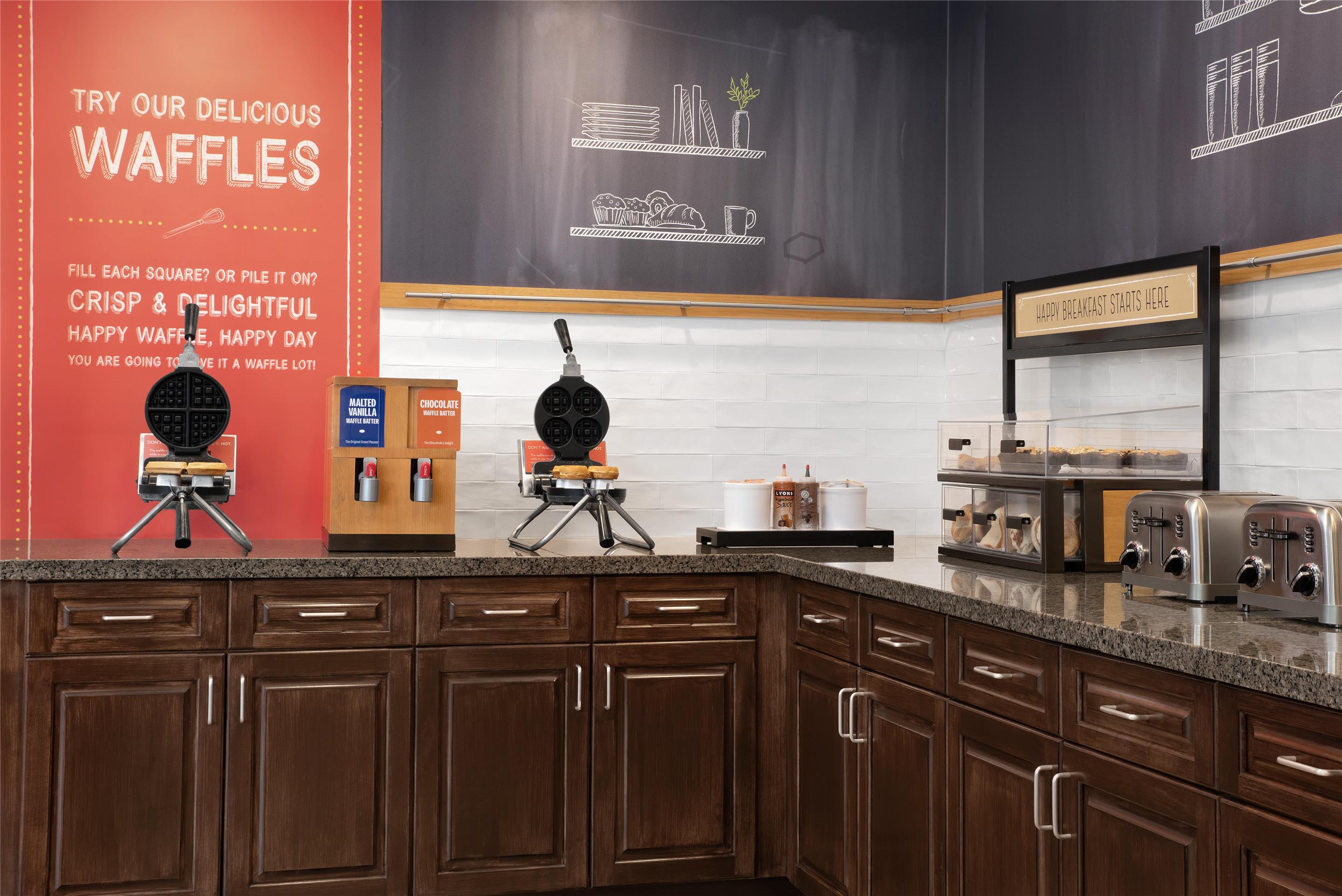 Breakfast Area | Hampton Inn & Suites Vero Beach Downtown