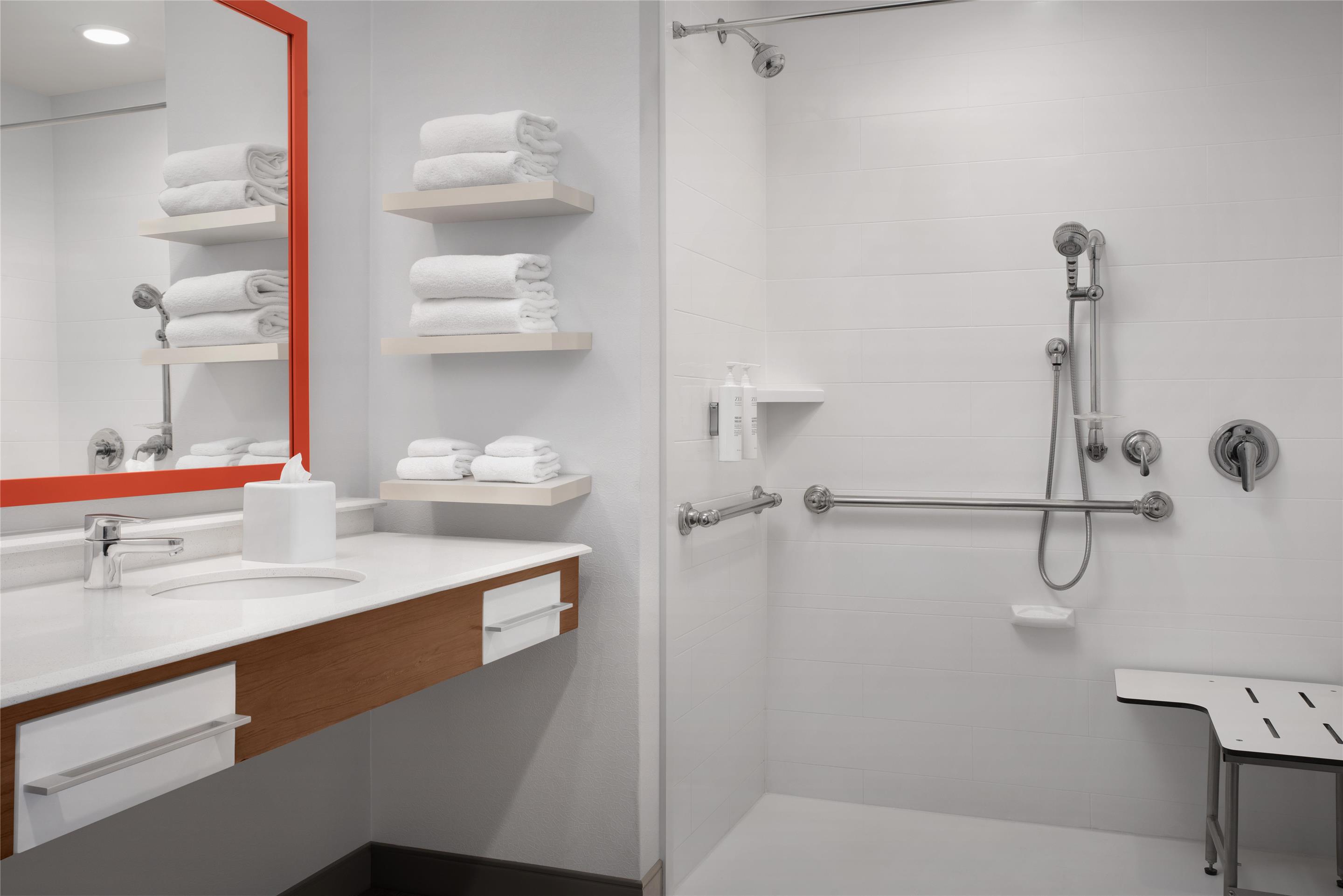 Guest room bath
