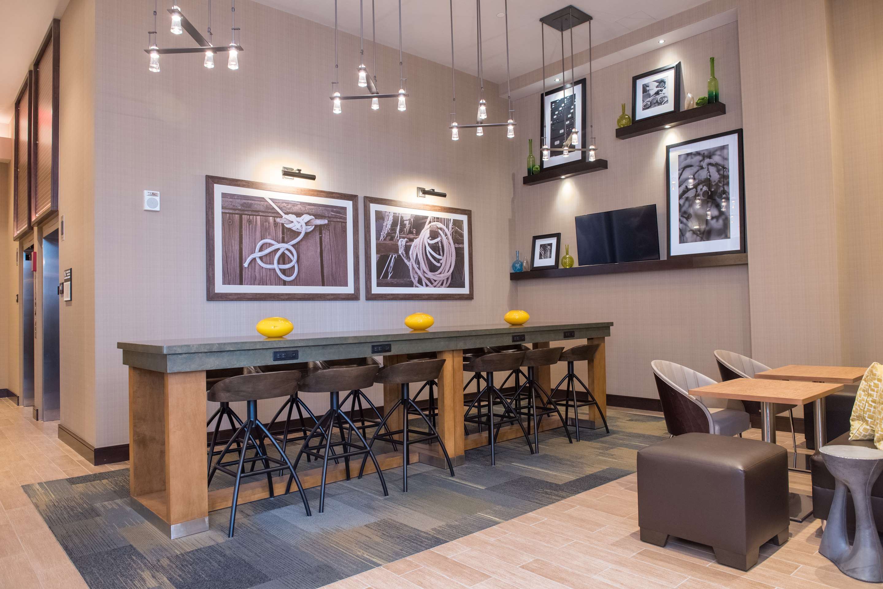 Reception | Hampton Inn & Suites Washington DC - Navy Yard