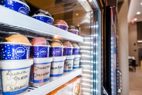 Restaurant - Hampton Inn & Suites Navy Yard Washington DC