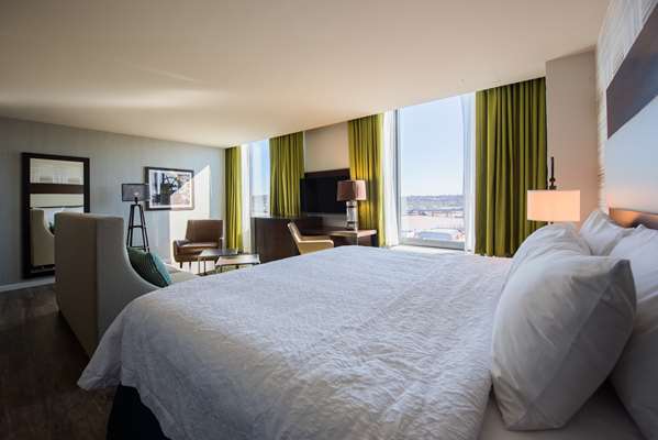  - Hampton Inn & Suites Navy Yard Washington DC