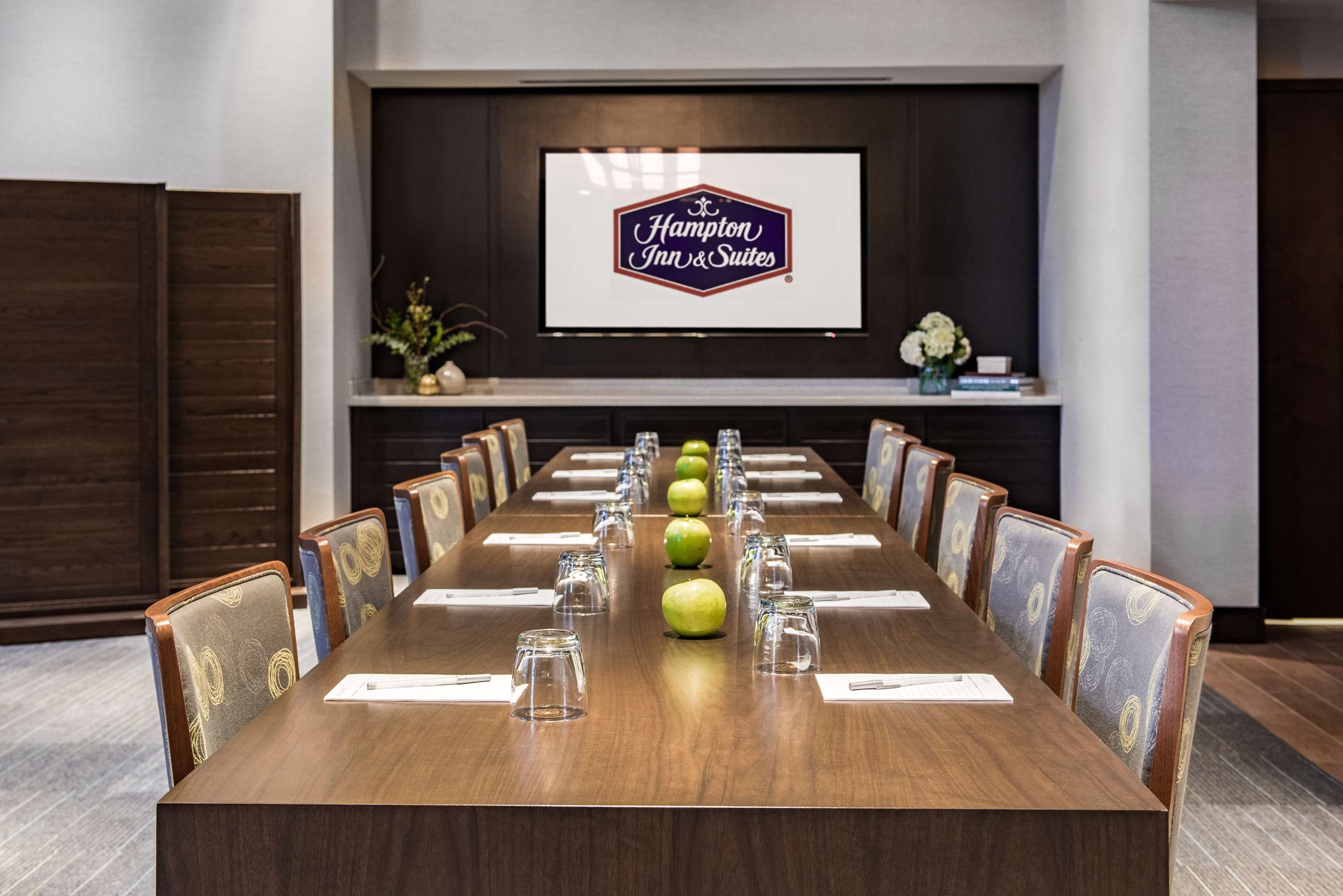 Meeting Room | Hampton Inn & Suites Washington DC - Navy Yard