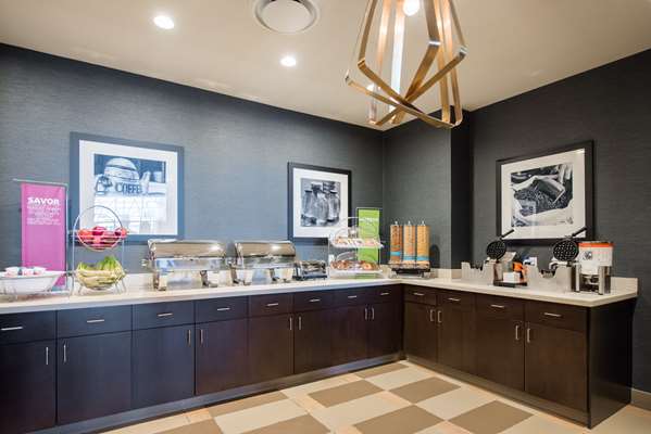 Restaurant - Hampton Inn & Suites Navy Yard Washington DC