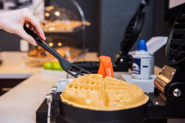 Amenities - Hampton Inn & Suites Navy Yard Washington DC