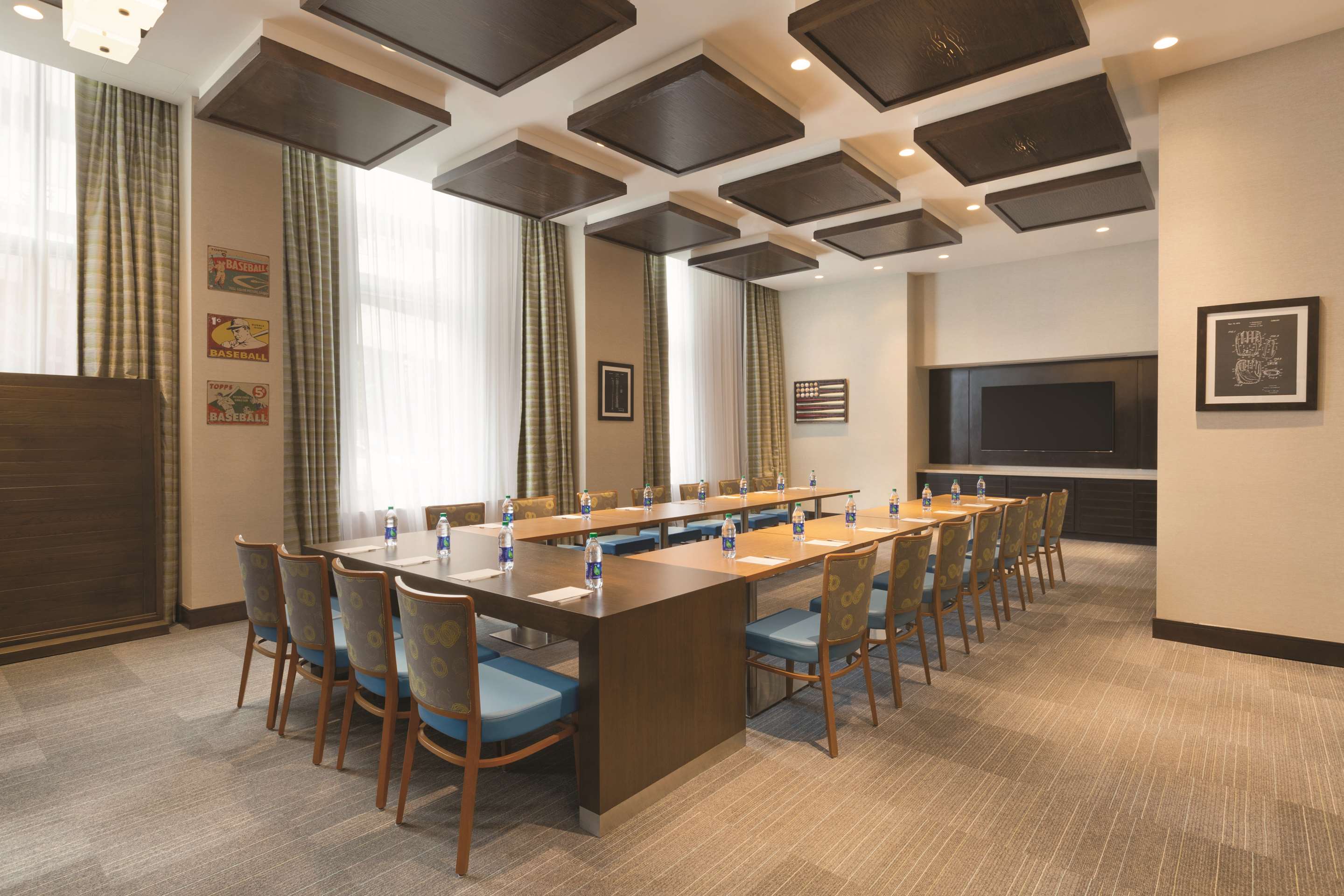 Restaurant | Hampton Inn & Suites Washington DC - Navy Yard