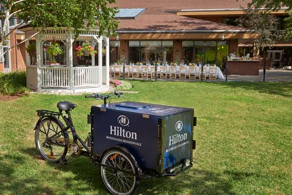 Exterior view - Hilton Hotel Mississauga