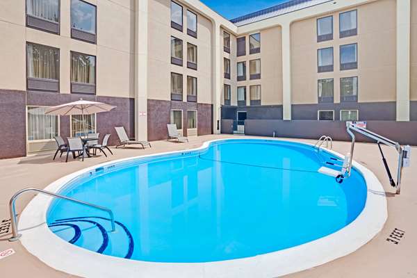 Pool - Wyndham Garden Hotel Executive Park Charlotte - I-77, Exit 5