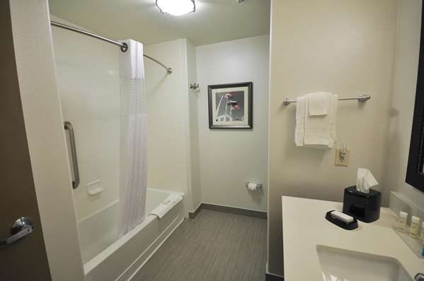  - Hampton Inn & Suites Hutto