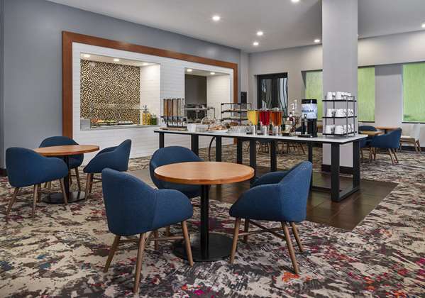 Amenities - Hilton Garden Inn Downtown Nashville