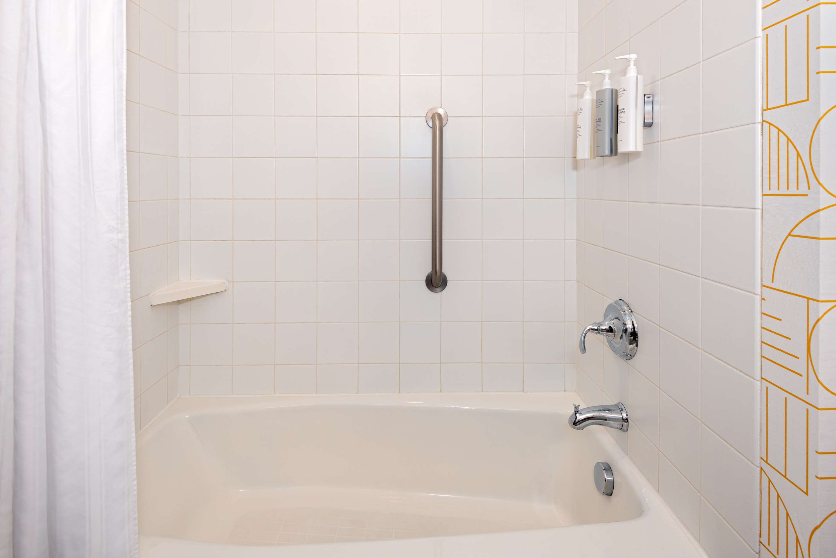Guest room bath