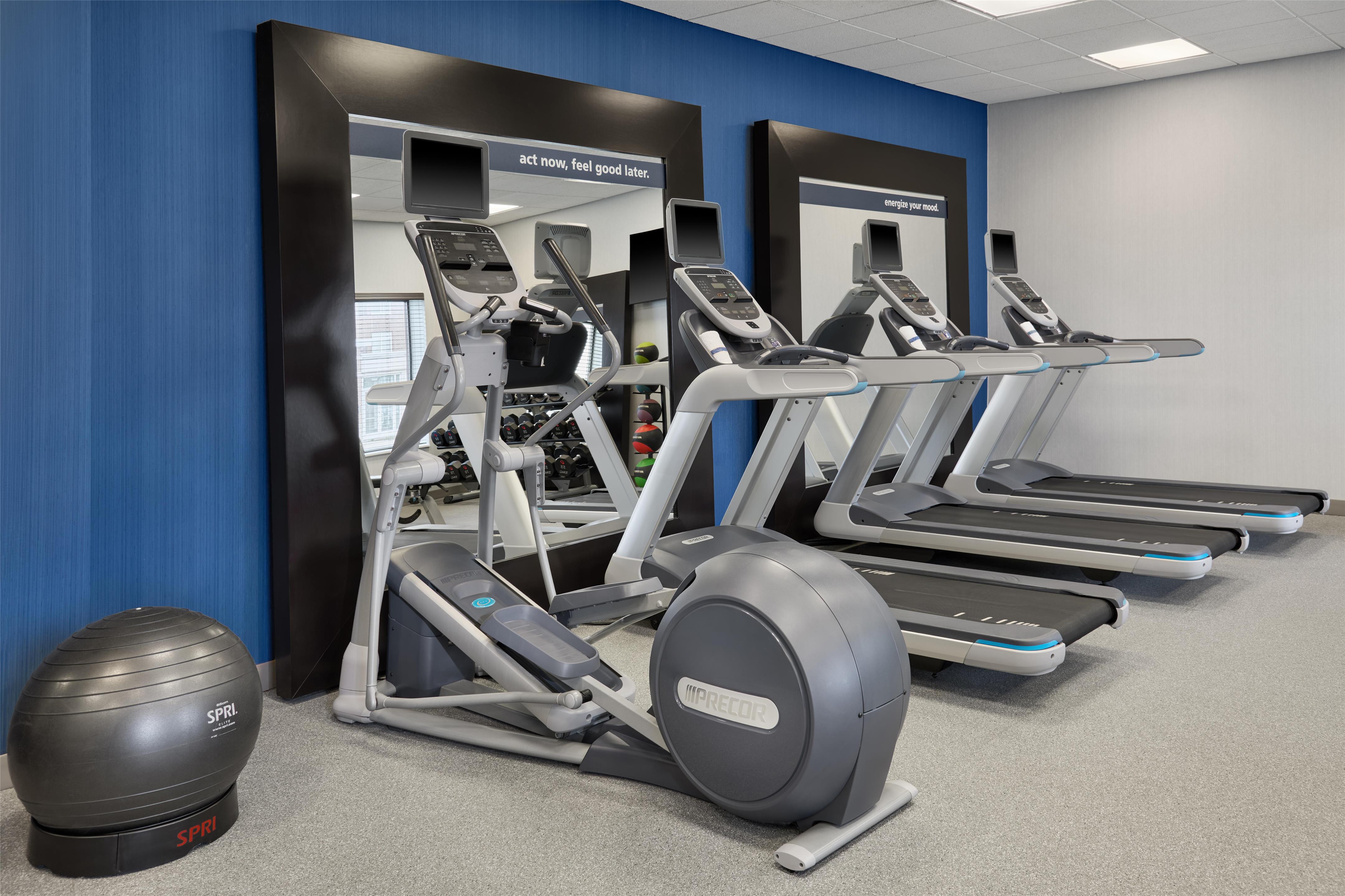 Health club fitness center gym | Hampton Inn & Suites Detroit/Troy