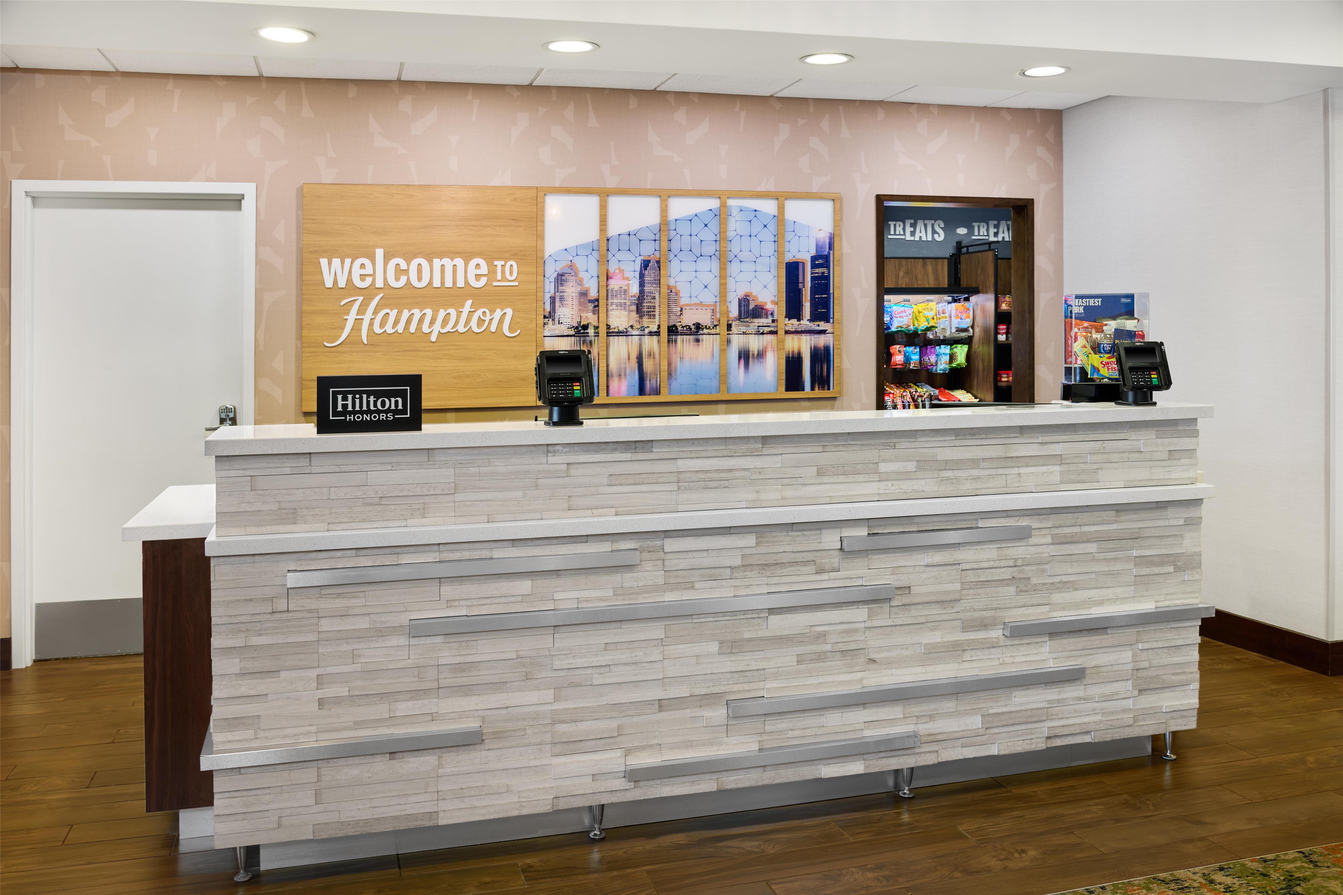 Reception | Hampton Inn & Suites Detroit/Troy