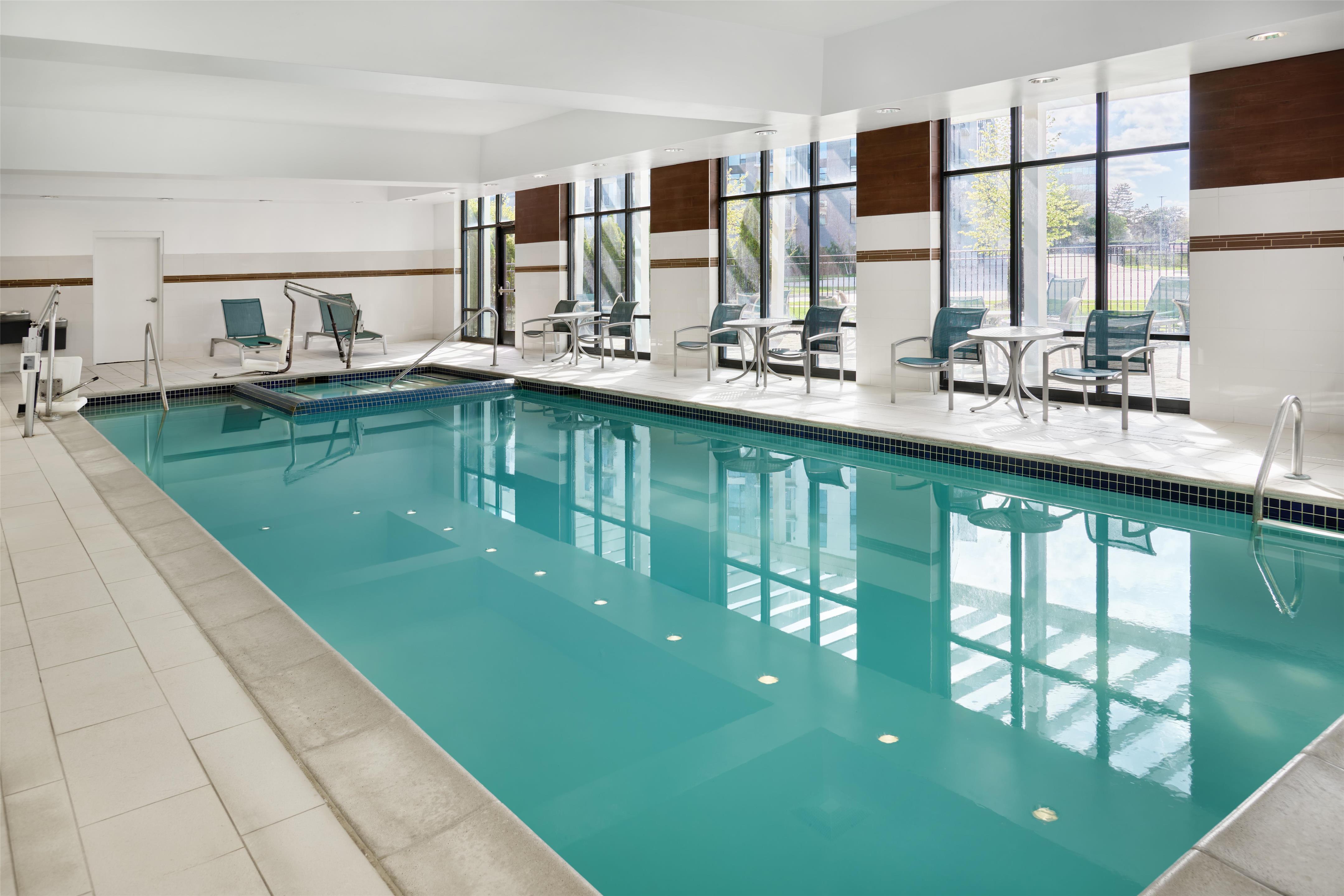 Pool | Hampton Inn & Suites Detroit/Troy