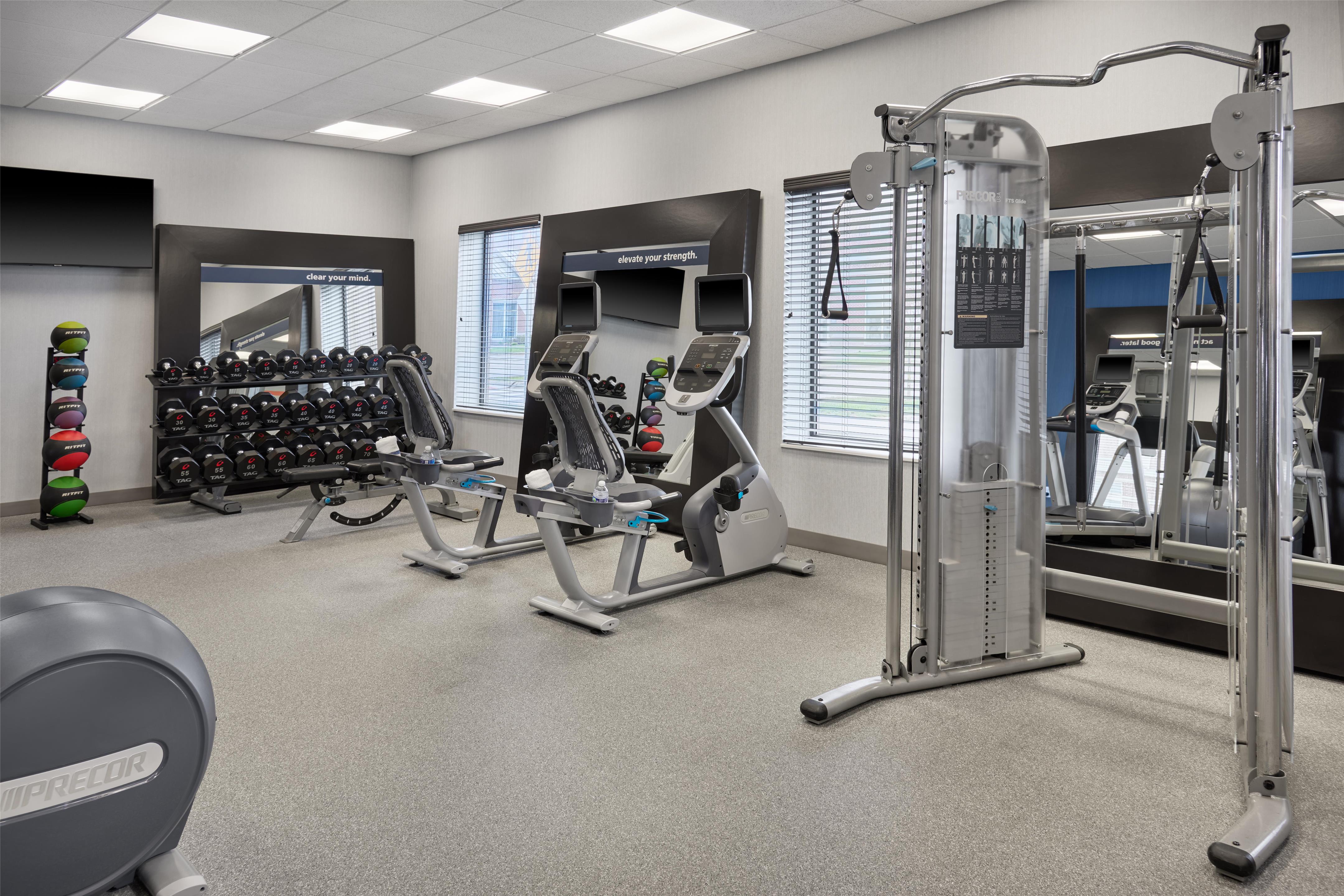 Health club fitness center gym | Hampton Inn & Suites Detroit/Troy