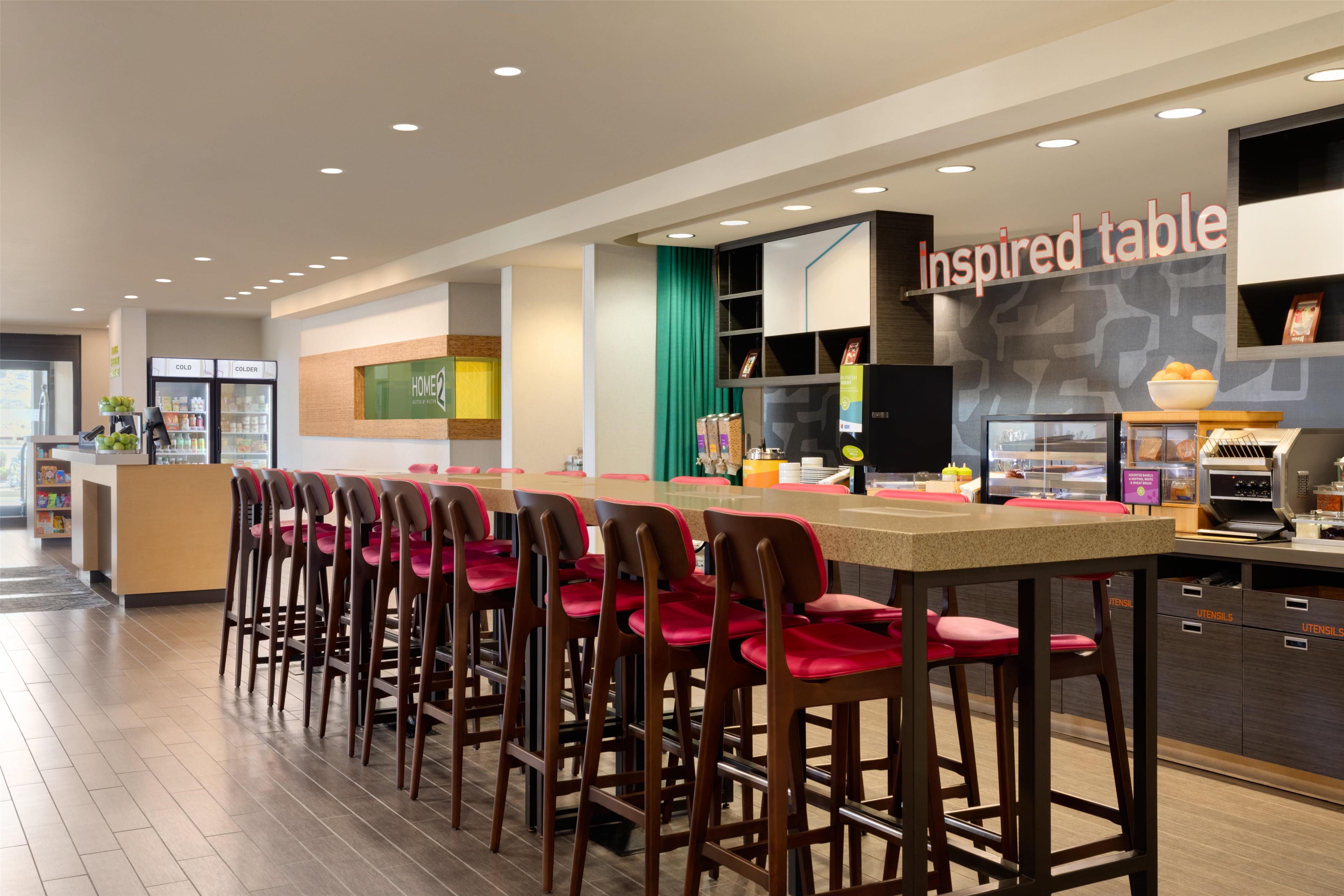 Breakfast Area | Home2 Suites by Hilton Farmington/Bloomfield