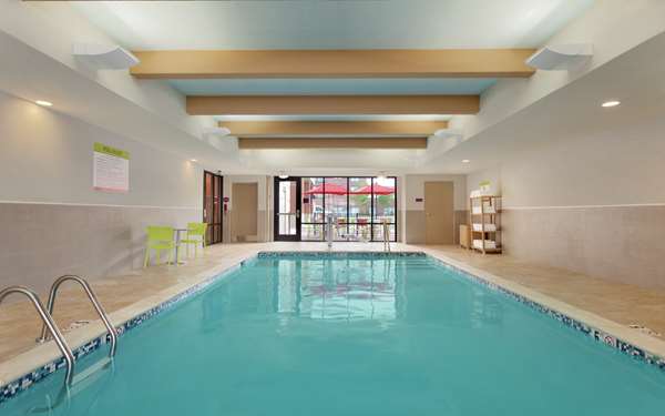 Pool - Home2 Suites by Hilton Downtown Tuscaloosa