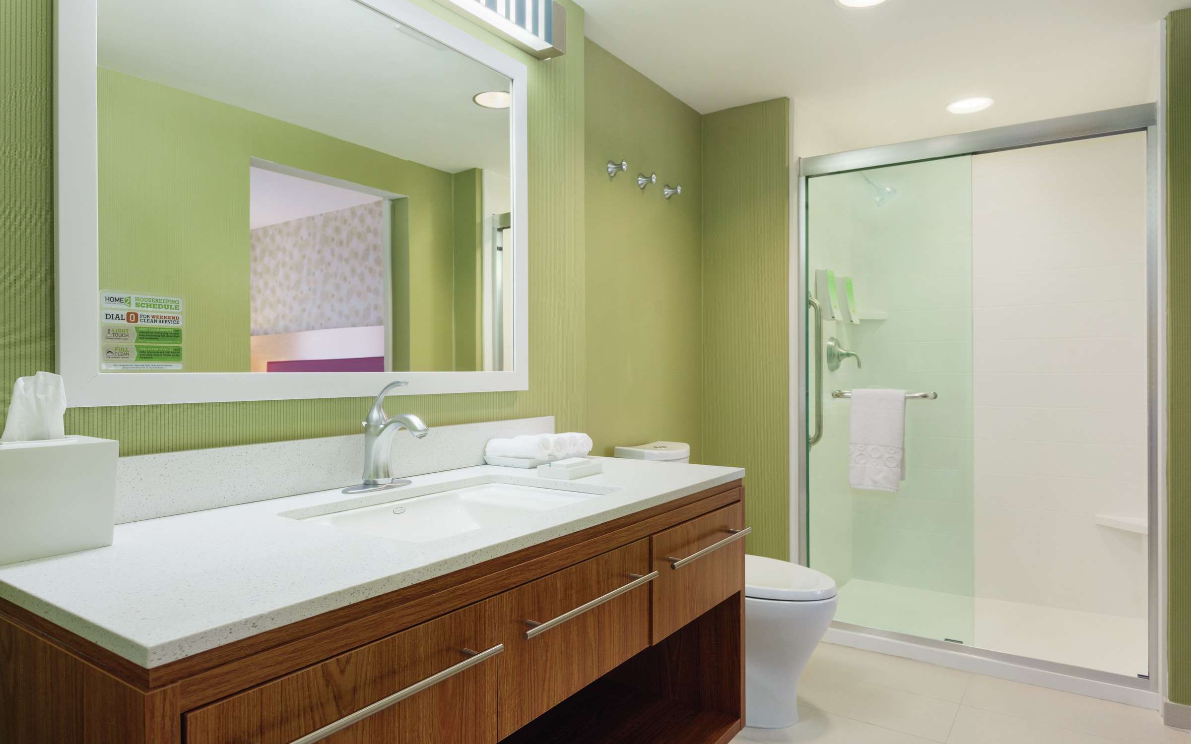 Guest room bath