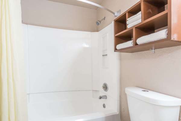  - Super 8 Motel Willows - I-5, Exit 603