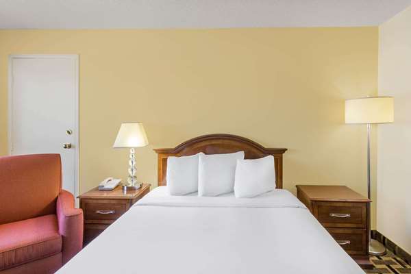  - Travelodge Reno - I-80, Exit 13