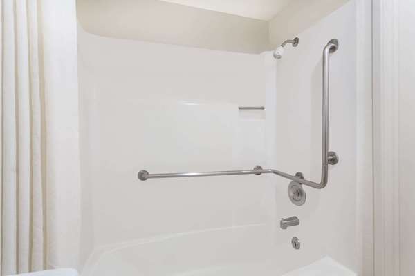  - Travelodge Reno - I-80, Exit 13