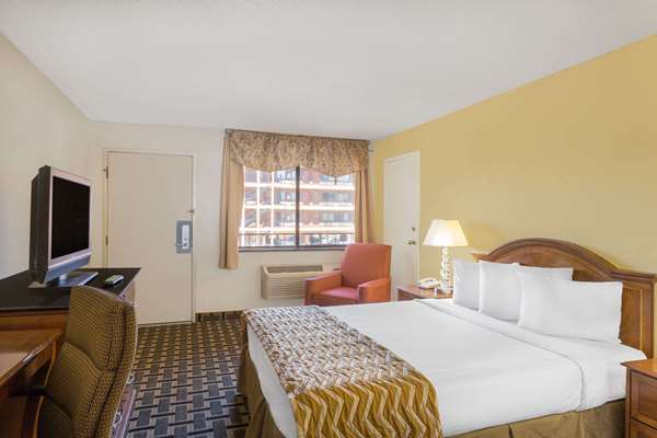  - Travelodge Reno - I-80, Exit 13