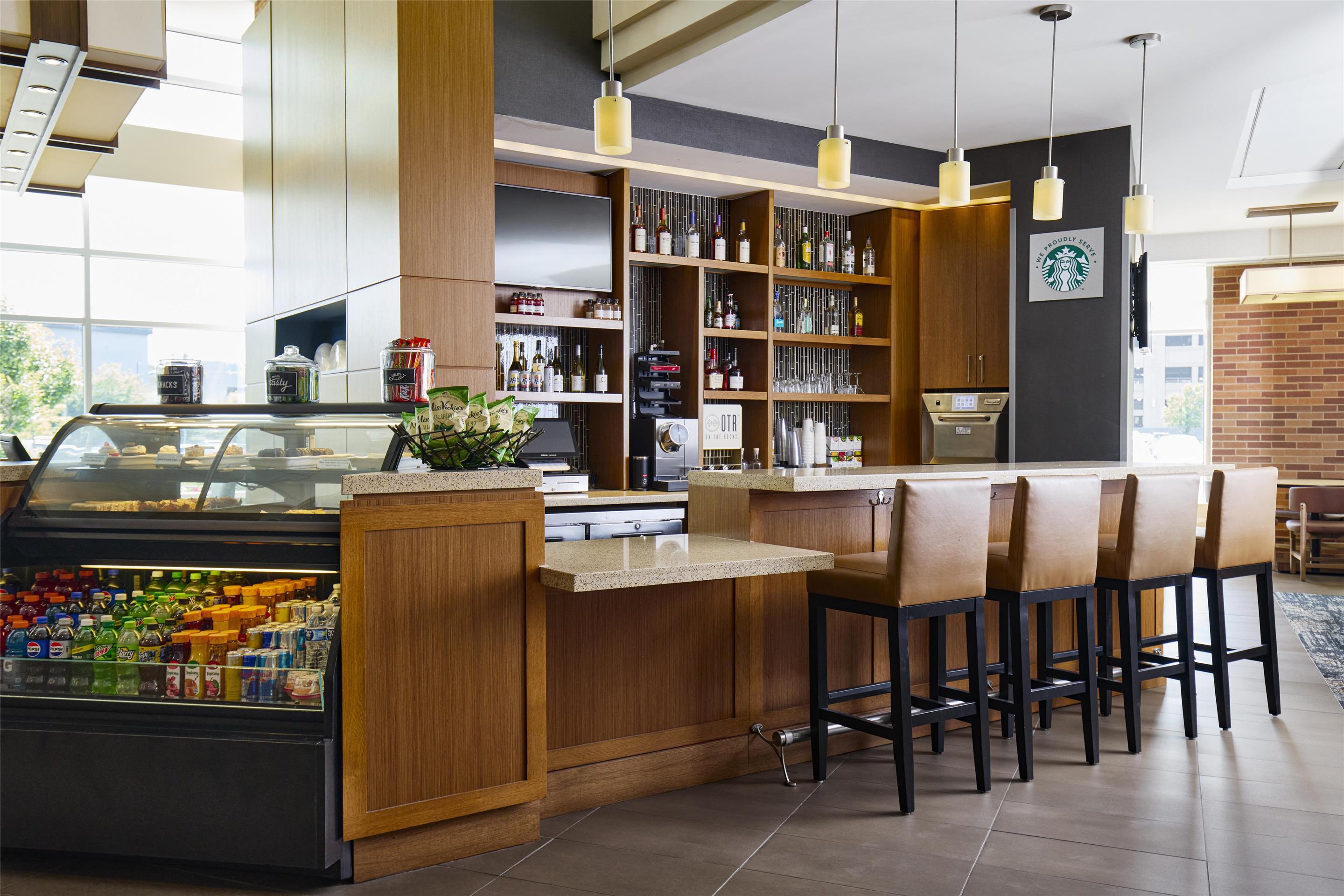 Bar Lounge | Hyatt Place New York/Yonkers