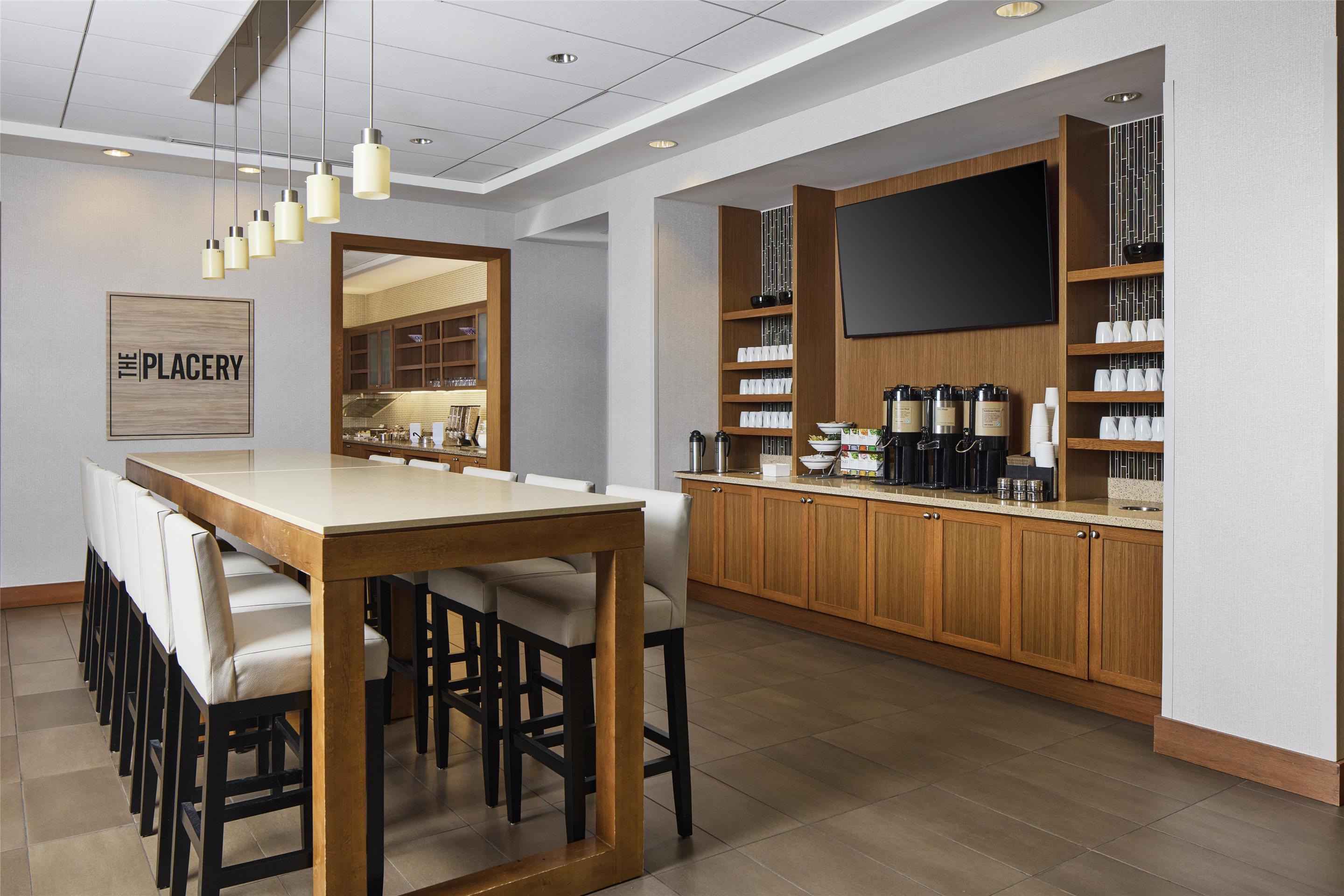 Breakfast Area | Hyatt Place New York/Yonkers