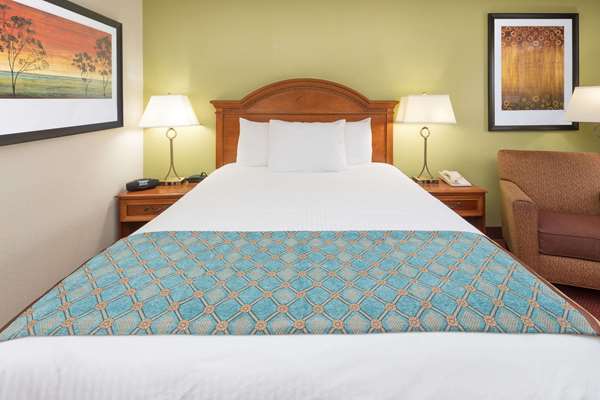  - Baymont Inn & Suites North Orangeburg - I-26, Exit 145