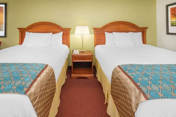  - Baymont Inn & Suites North Orangeburg - I-26, Exit 145