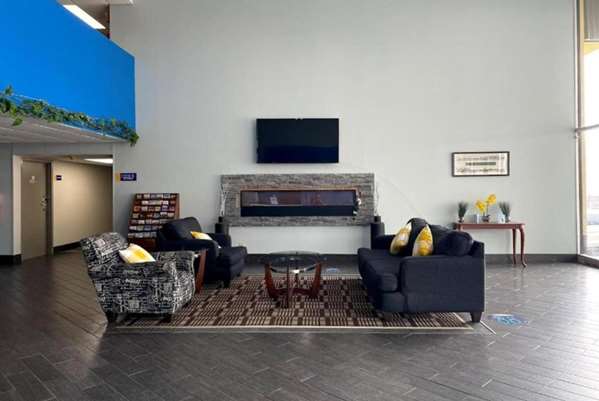  - Days Inn Fort Wright - I-71 & I-75, Exit 189