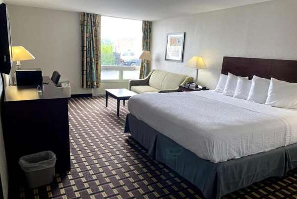  - Days Inn Fort Wright - I-71 & I-75, Exit 189