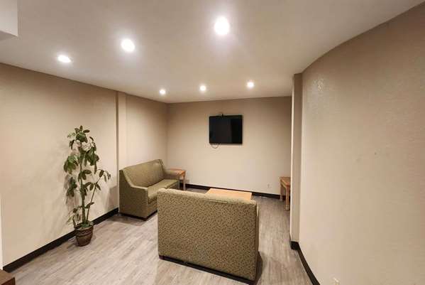  - Days Inn Fort Wright - I-71 & I-75, Exit 189