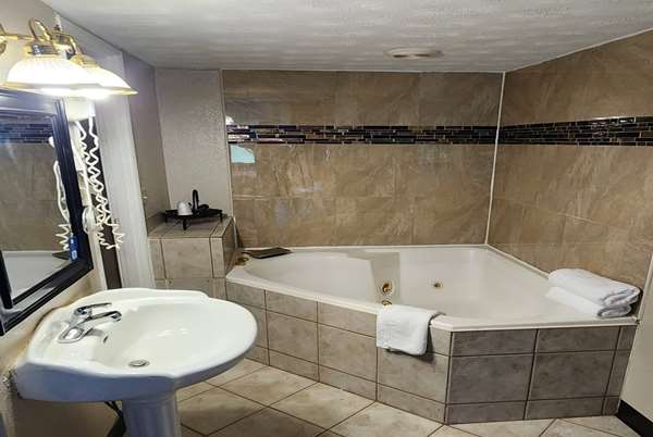  - Days Inn Fort Wright - I-71 & I-75, Exit 189